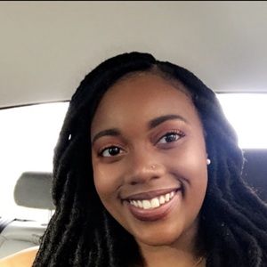 Meet your Posher, Maya